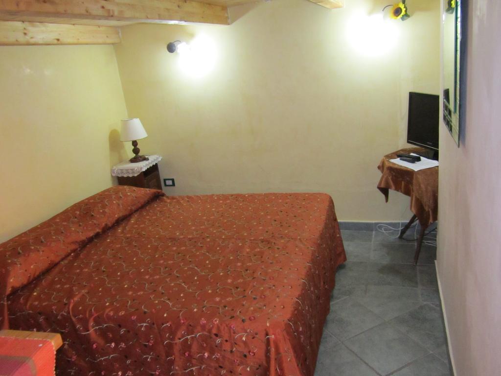 B&B Casa Dei Mille Πίτσο Δωμάτιο φωτογραφία